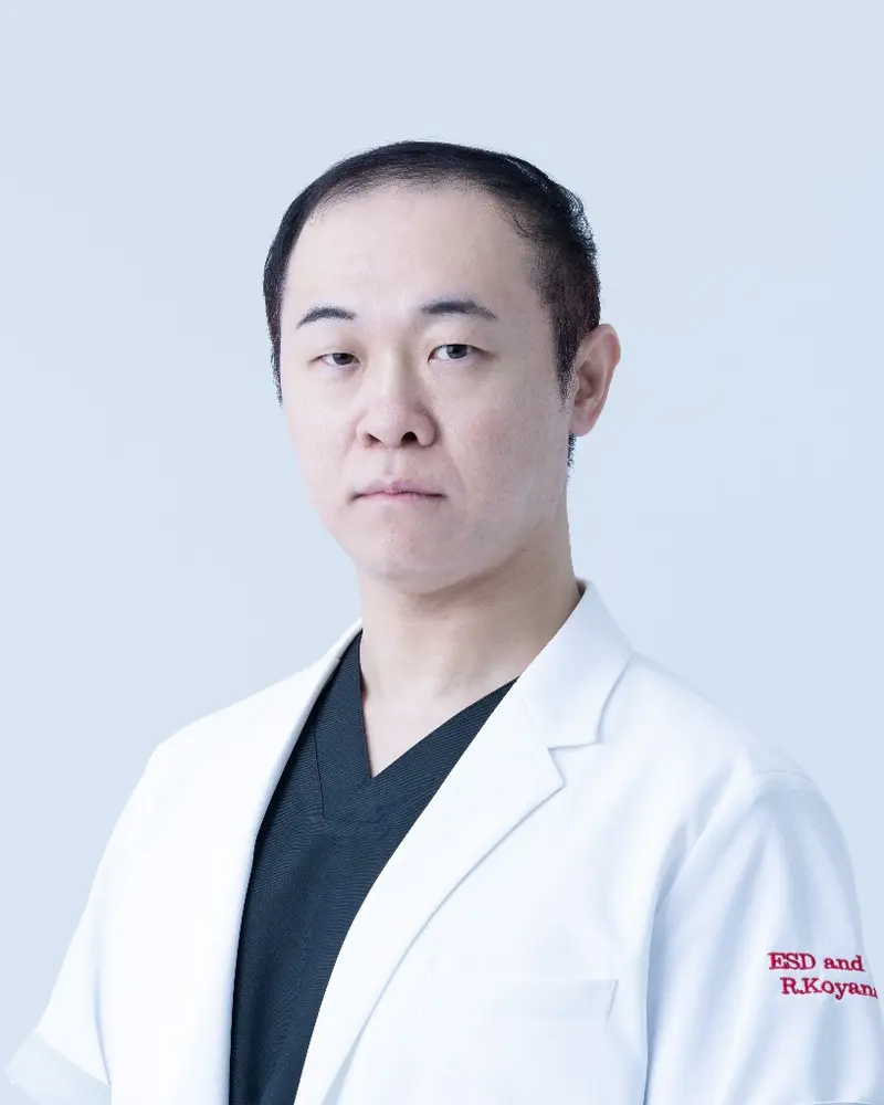 院長 小栁亮太